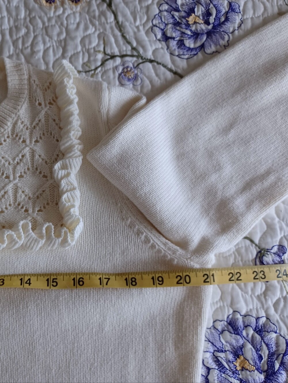 Talbots Women’s Cream Ruffled Yoke Sweater size L - Picture 10 of 15